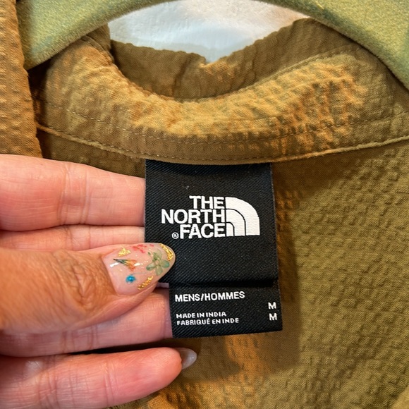 The north face mustard brown casual button up shirt - Picture 5 of 8